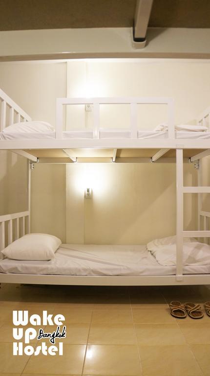 Wake Up Hostel Bangkok Esterno foto