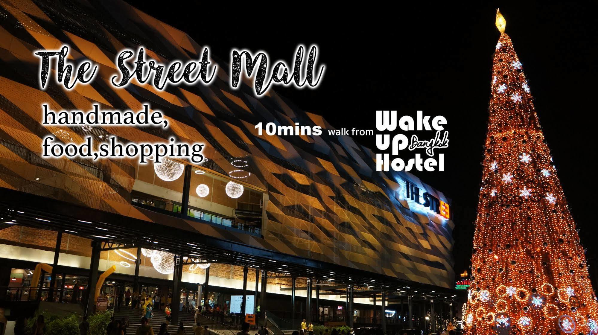 Wake Up Hostel Bangkok Esterno foto
