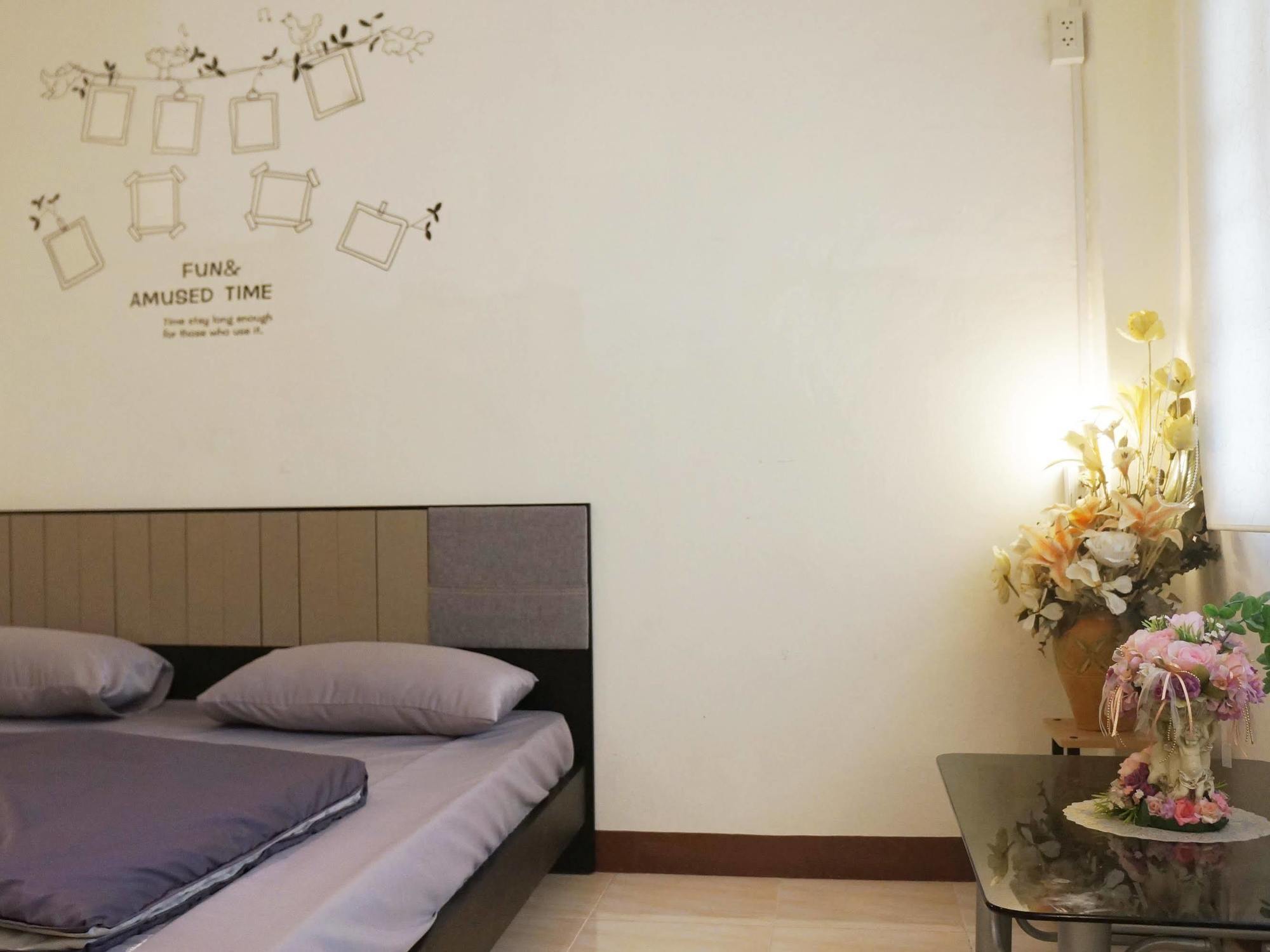 Wake Up Hostel Bangkok Esterno foto